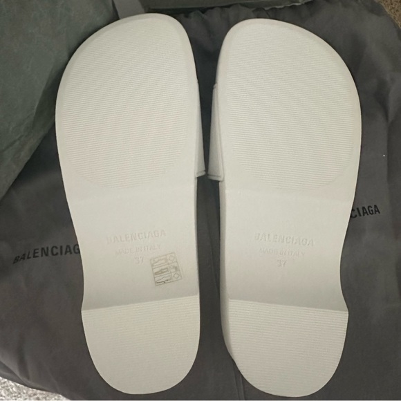 Balenciaga WOMEN'S POOL CLOG BB SLIDE SANDAL MONOCOLOR IN WHITE - Picture 10 of 15
